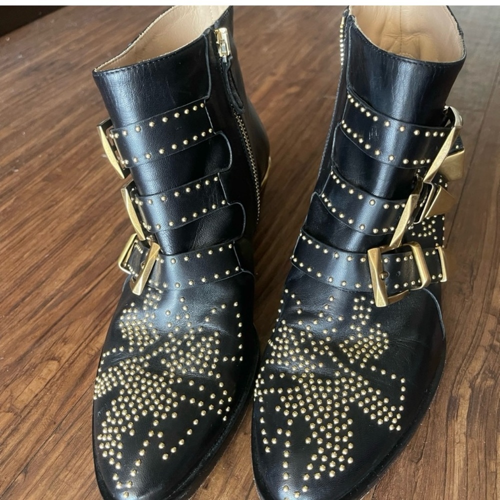 ⭐️⭐️CHLOE AUTHENTIC Susanna  Studded Leather Ankle Boots
